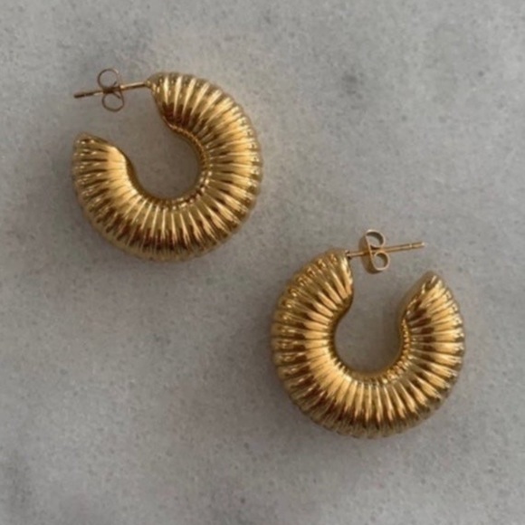 Gold Tube Textured Vintage Style Hoop Earrings Brand New - Picture 3 of 3